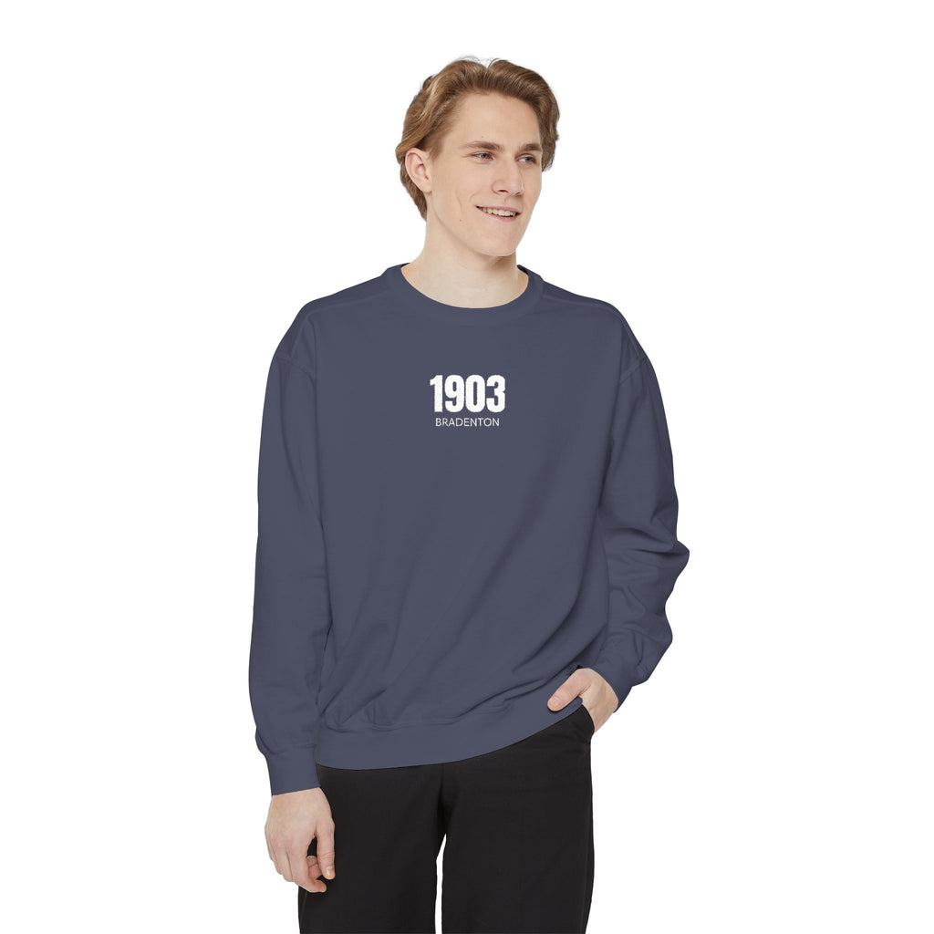3 - 1903 Crest Embroidered Sweatshirt – Minimal Vintage College Pullover
