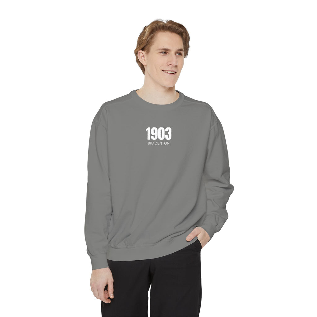 3 - 1903 Crest Embroidered Sweatshirt – Minimal Vintage College Pullover