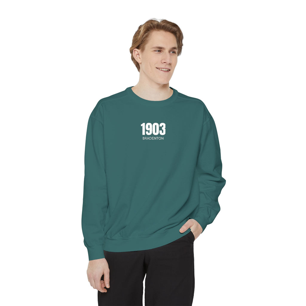 3 - 1903 Crest Embroidered Sweatshirt – Minimal Vintage College Pullover